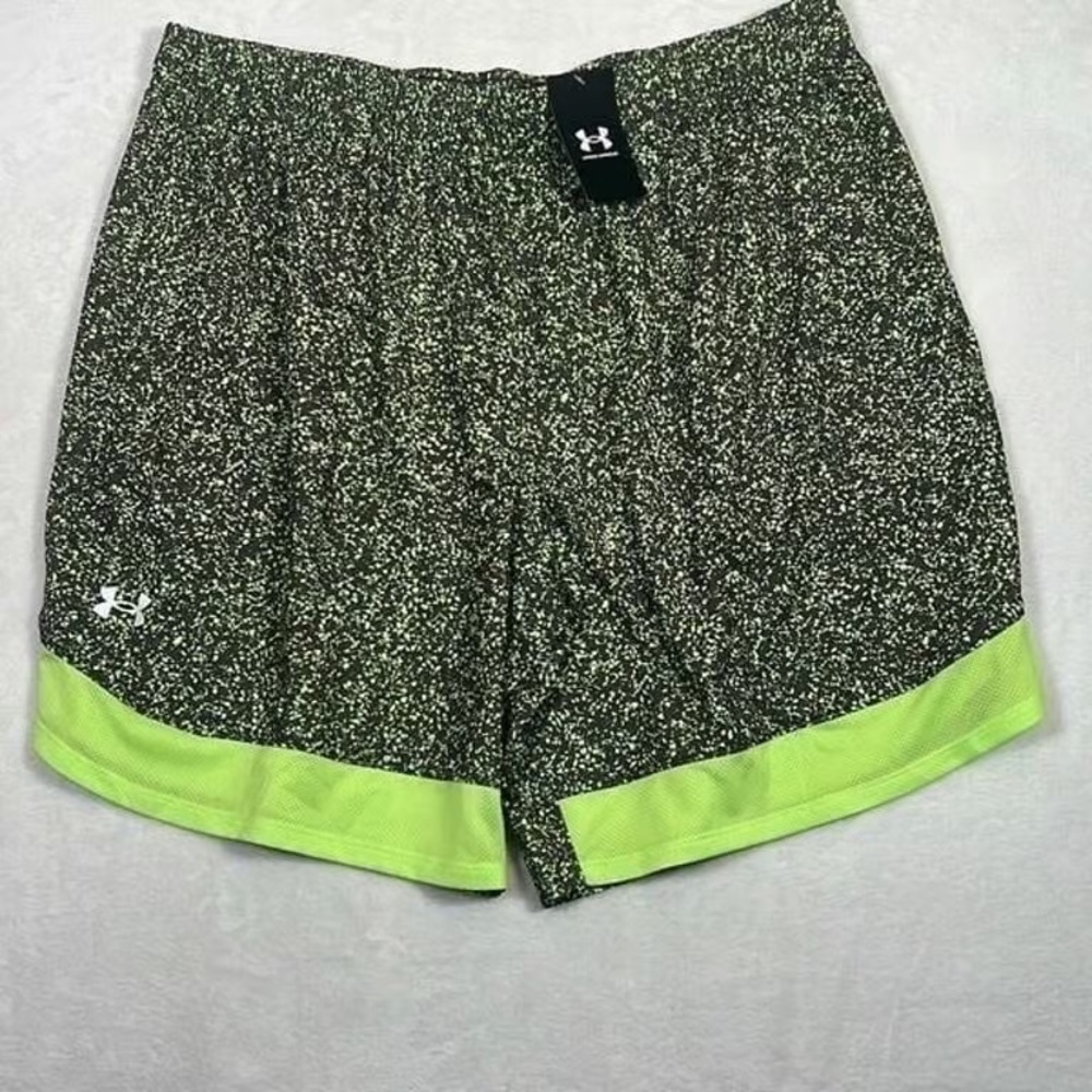 Under Armour Women's Black and Green Shorts